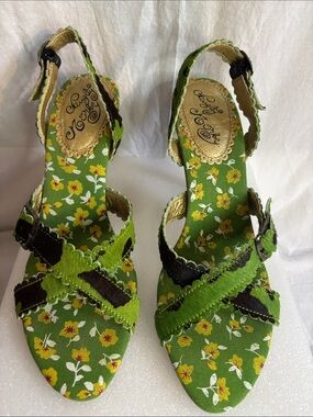 naughty monkey Green Floral Slingback Heels with Brown Accents